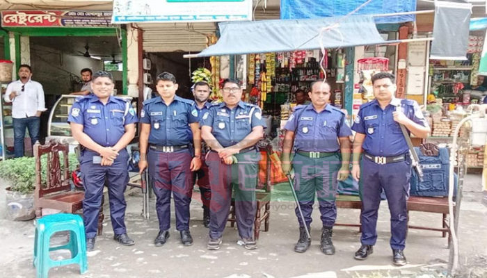 কচুয়ায় হরতালে মাঠে নেই বিএনপি, মাঠ দখলে আওয়ামী লীগ