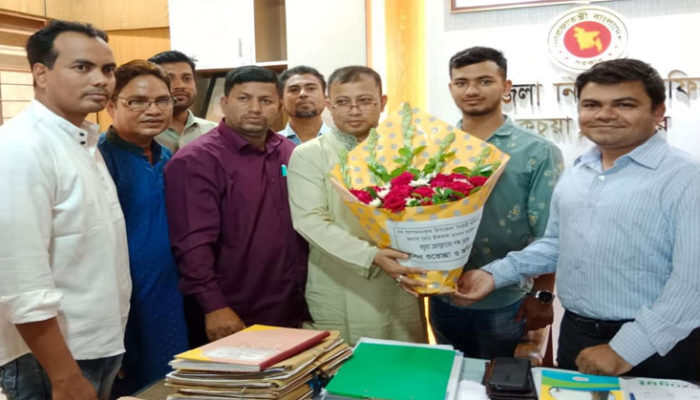 কচুয়া প্রেসক্লাবের সাংবাদিকবদের সাথে নবাগত উপজেলা নির্বাহী কর্মকর্তার মতবিনিময়