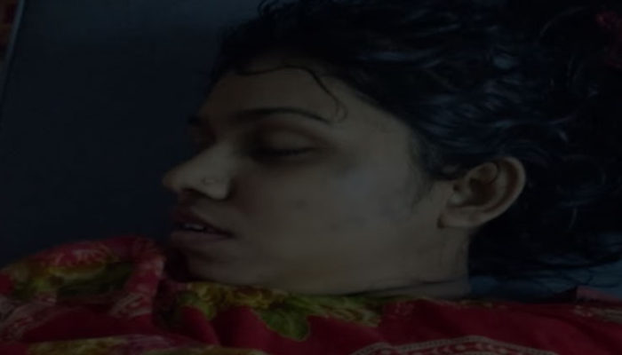 স্ত্রীর পরকীয়া সইতে না পেরে কুপিয়ে হত্যা করলো স্বামী