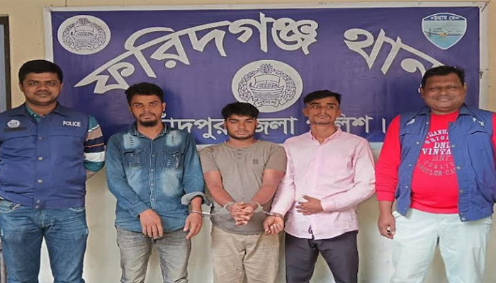 ফরিদগঞ্জে দুইটি অটোরিকশাসহ ৩ চোর আটক