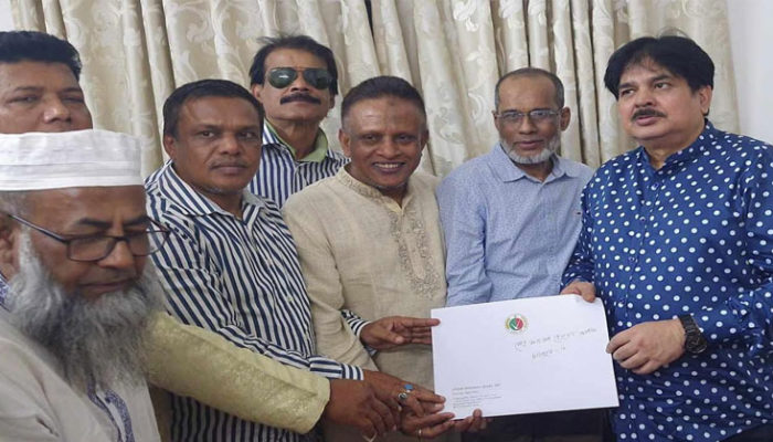 শত শত নেতাকর্মীদের নিয়ে দলীয় ফরম উত্তোলন শওকত আখন্দ আলমগীরের