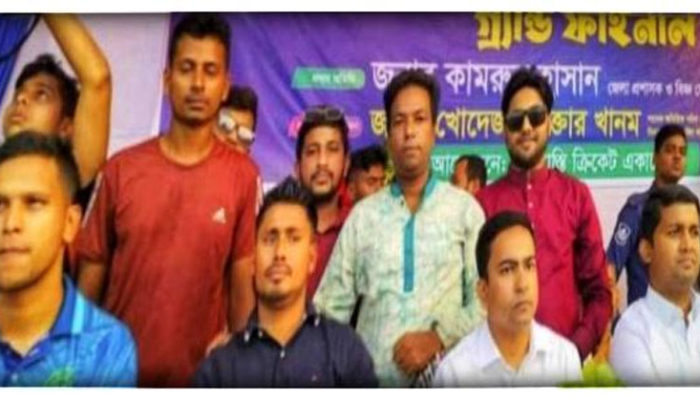 শাহরাস্তিতে টি-২০ ক্রিকেট টুর্নামেন্টের গ্র্যান্ড ফাইনালে উপলতা যুব সংঘ চ্যাম্পিয়ন