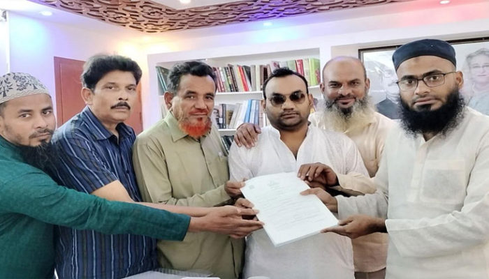 চাঁদপুর-২ আসনে জাতীয় পার্টির মনোনয়নপত্র সংগ্রহ করলেন এমরান হোসেন মিয়া