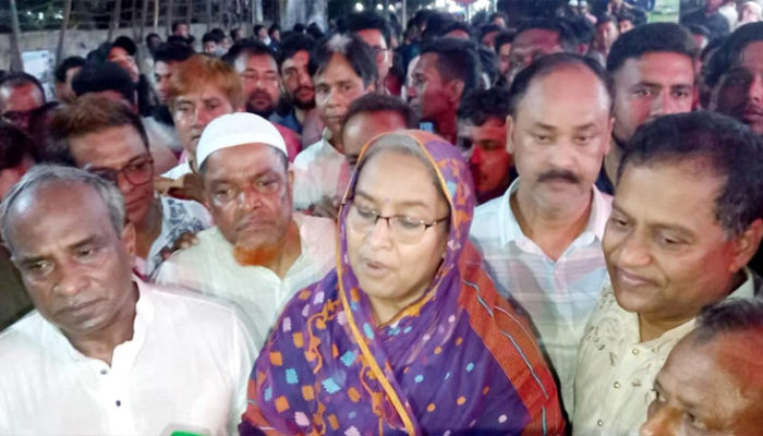 চাঁদপুর ৩ আসনে শিক্ষামন্ত্রী ডাঃ দীপু মনিকে মনোনয়ন দেওয়ায় আনন্দ শোভাযাত্রা