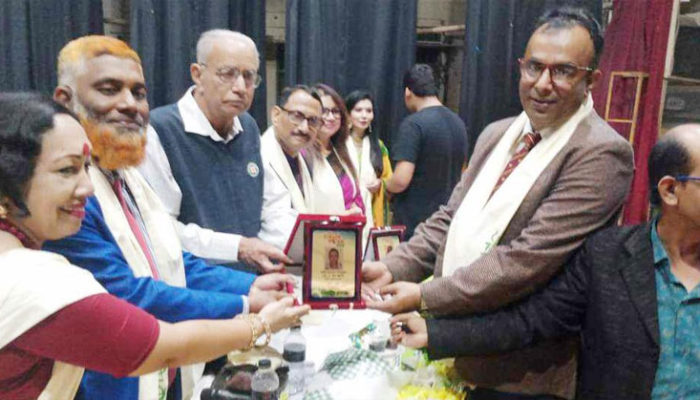 শিল্পপতি এম এ খান জুয়েলের “সমতটের কাগজ” সম্মাননা গ্রহন