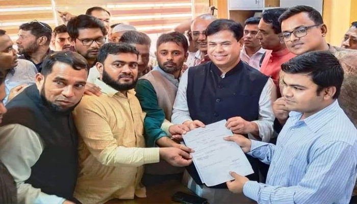 চাঁদপুর-১ কচুয়া আসনে মনোনয়নপত্র জমা দিলেন ৯ প্রার্থী