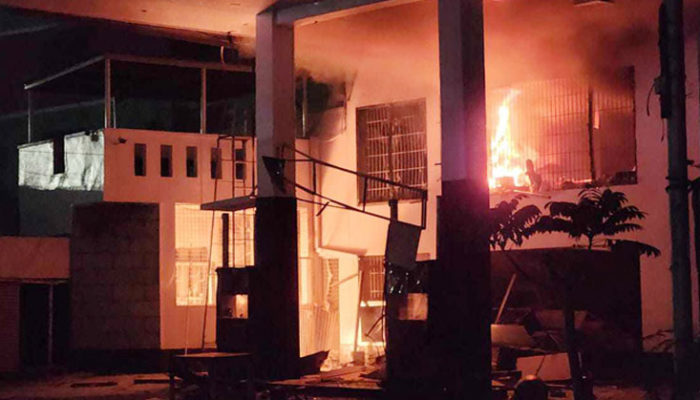 রাজধানীর মহাখালীর আগুনে দগ্ধ ৮ জন বার্ন ইনস্টিটিউটে