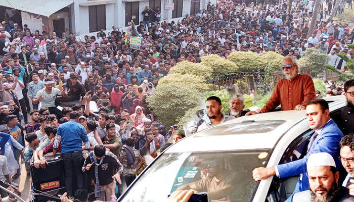 ফরিদগঞ্জের অসমাপ্ত কাজকে সম্পন্ন করার জন্য নৌকায় ভোট চাই : মুহম্মদ শফিকুর রহমান