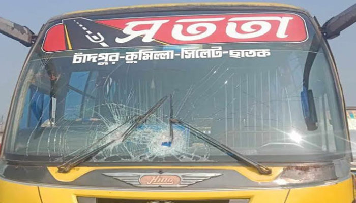 শাহমাহমুদপুরের ঘোষেরহাটে সাগরিকা ও সততা এক্সপ্রেস ভাংচুর