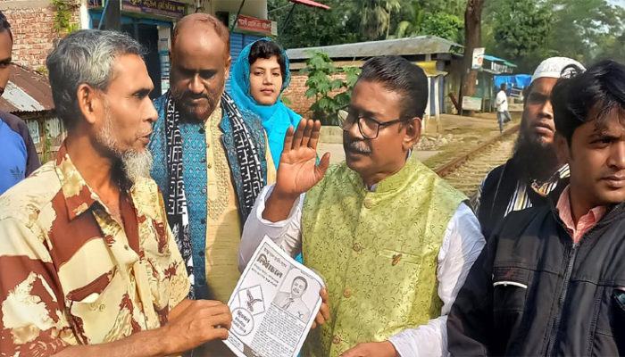 শাহরাস্তিতে ঈগল প্রতিকের স্বতন্ত্র প্রার্থী গাজী মাঈনুদ্দিনের গণসংযোগ ও পথসভা