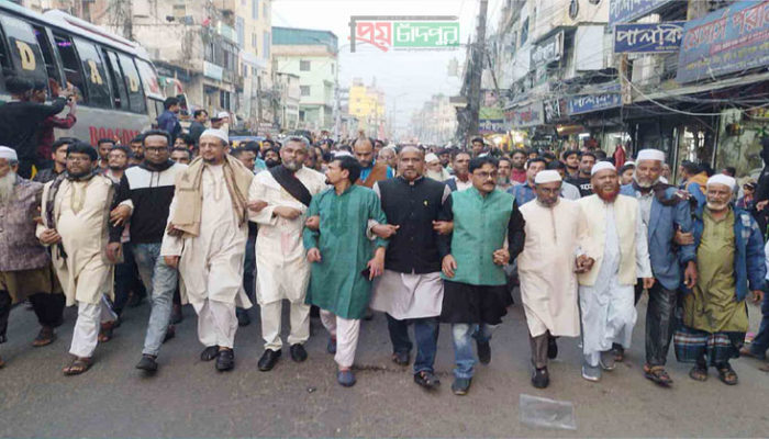 হাজীগঞ্জে ঈগল প্রতীকের পক্ষে আওয়ামী লীগের শোডাউন