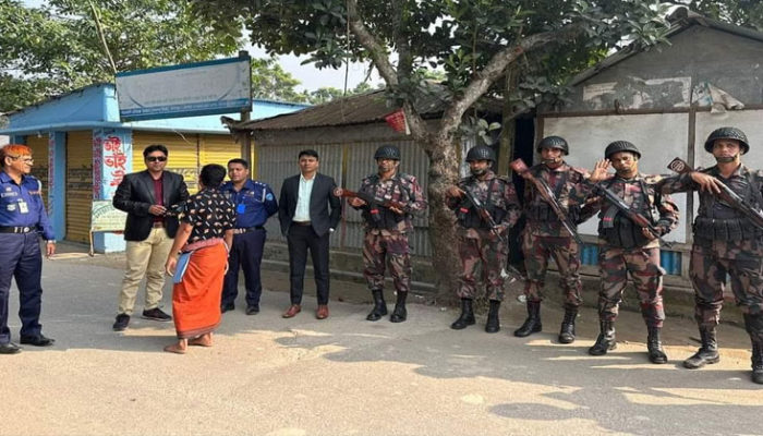 নির্বাচন ঘিরে মতলবে টহল দিচ্ছে বিজিবি