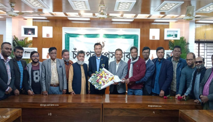 চাঁদপুর প্রেসক্লাবের নবনির্বাচিত নেতৃবৃন্দকে শাহরাস্তি প্রেসক্লাবের ফুলেল শুভেচ্ছা