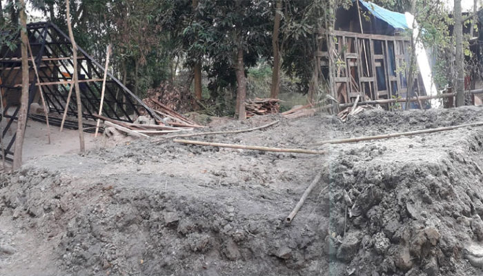 মতলব দক্ষিণে আদালতের নিষেধাজ্ঞা অমান্য করে বসতঘর নির্মাণের পায়তারা