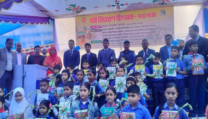 বছরের প্রথম দিনে নতুন বই সরকারের অন্যতম সাফল্য : জেলা প্রশাসক কামরুল হাসান