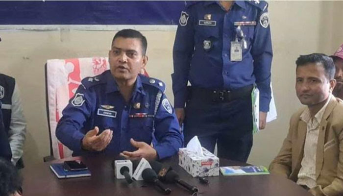 চাঁদপুরে উদ্ধারকৃত ১৩টি মোটরসাইকেল মালিকদের কাছে হস্তান্তর