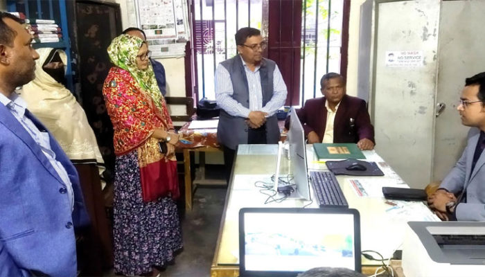 চাঁদপুরের মৈশাদী ইউনিয়ন পরিষদ পরিদর্শনে ইউএনও সাখাওয়াত জামিল সৈকত