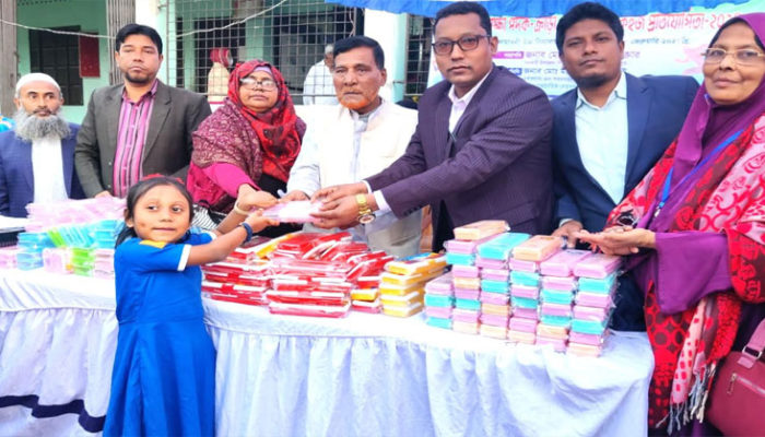 শাহমাহমুদপুরে প্রাথমিক বিদ্যালয় প্রতিযোগীতায় ছড়া আবৃত্তিতে তুবার প্রথম স্থান অর্জন