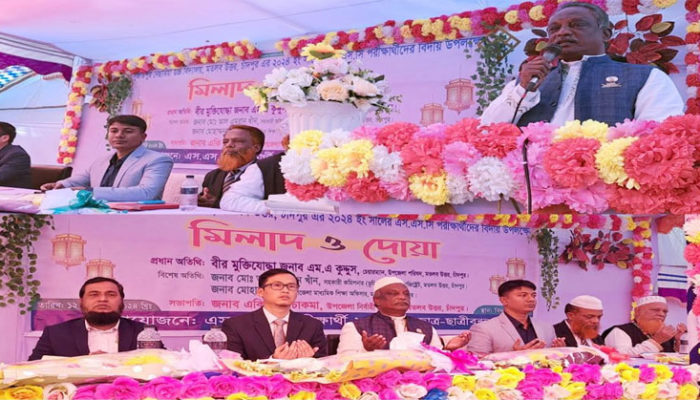 সুজাতপুর নেছারিয়া উচ্চ বিদ্যালয়ের এসএসসি পরীক্ষার্থীদের বিদায় উপলক্ষে মিলাদ ও দোয়া