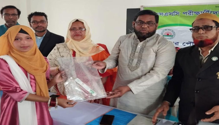 চাঁদপুর পৌর শহীদ জাবেদ উবি’র এসএসসি পরীক্ষার্থীদের মিলাদ ও দোয়া অনুষ্ঠিত