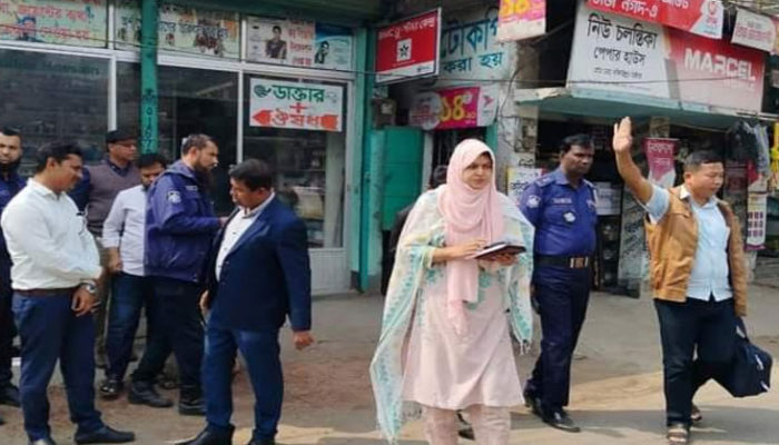 শাহরাস্তিতে ঔষধ দোকানিকে ১০ হাজার টাকা অর্থদন্ড