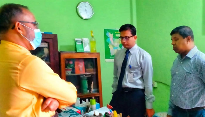 শাহরাস্তিতে পল্লী চিকিৎসক ও ঔষধ দোকানিকে ২৫ হাজার টাকা দন্ড