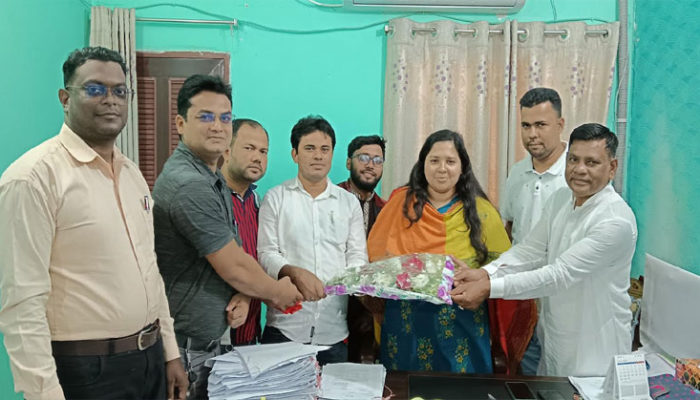 ফরিদগঞ্জে এসিল্যান্ড আজিজুন্নাহের বদলি জনিত বিদায় সংবর্ধনা