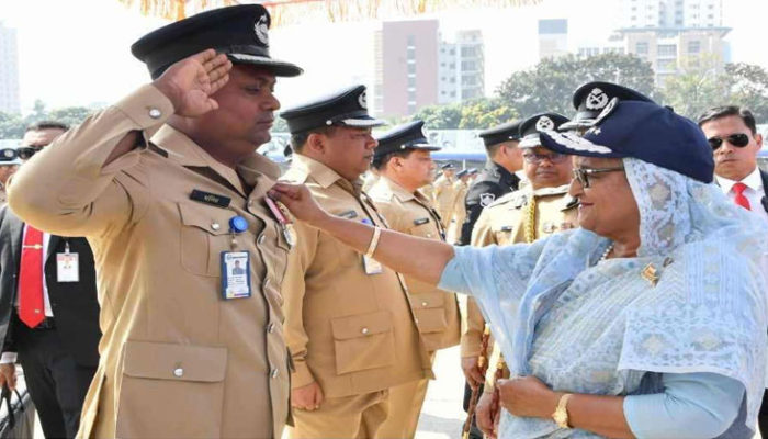 পিপিএম পদক পেলেন মোহনপুর নৌপুলিশ ফাঁড়ি ইনচার্জ মুনিরুজ্জামান