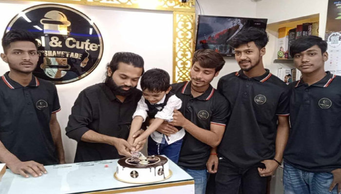 হাজীগঞ্জে কুল এন্ড কিউট জেন্টসের এন্ড লেডিস পার্লারের পূর্তি উদযাপন