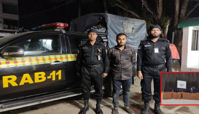 র‌্যাবের অভিযানে ৯৯ বোতল স্কাফসহ মাদক কারবারি গ্রেফতার