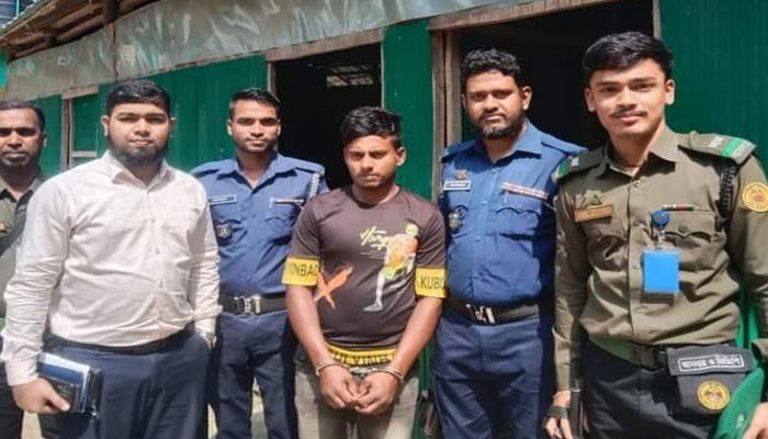 শাহরাস্তিতে উপ-নির্বাচনে জালভোটের দায়ে যুবকের দন্ড