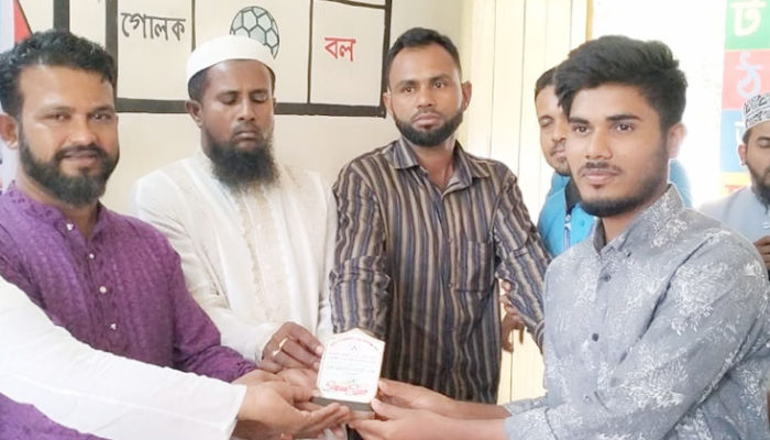 মানবিক সাংবাদিকতায় সম্মাননা পেলেন হোসেন বেপারী