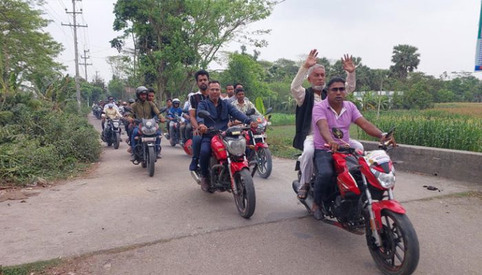 মতলব দক্ষিণে চেয়ারম্যান প্রার্থীর মোটরসাইকেল শোভাযাত্রা