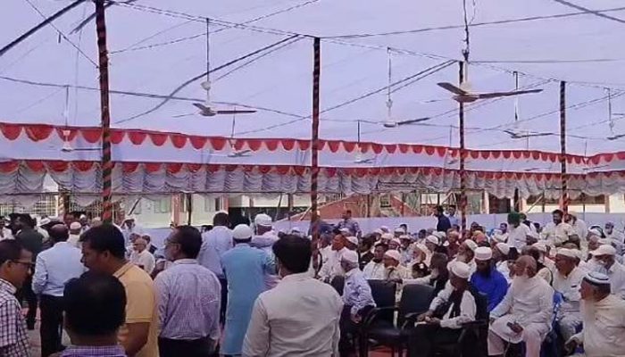 হাজীগঞ্জে মুক্তিযোদ্ধা সংবর্ধনা অনুষ্ঠানে বাক বিতন্ডা, ছবি তুলতে বাধা