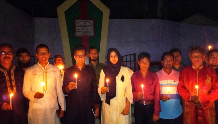 শাহরাস্তিতে উপজেলা প্রশাসনের প্রতীকী ‘ব্ল্যাক আউট’ পালন