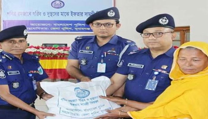 অসহায়দের পাশে সুনামগঞ্জ জেলা পুলিশ