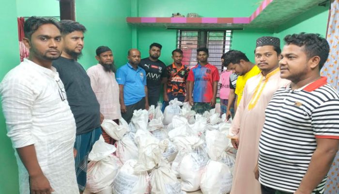 বাতিঘর মানব কল্যাণ সংস্থার ইফতার পেলো শতাধিক পরিবার