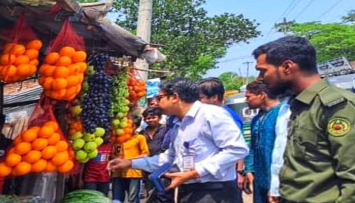 শাহরাস্তিতে ৩ টি দোকানিকে ২৮ হাজার টাকা অর্থদন্ড