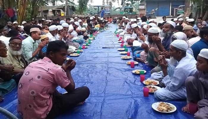 মধুরোডে ৫ শতাধিক মানুষের আয়োজনে ইসলামী যুব সমাজের ইফতার মাহফিল