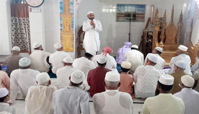 জুম্মায় মুসল্লিদের কাছে দোয়া চাইলেন চেয়ারম্যান প্রার্থী অ্যাড. হুমায়ুন কবির সুমন