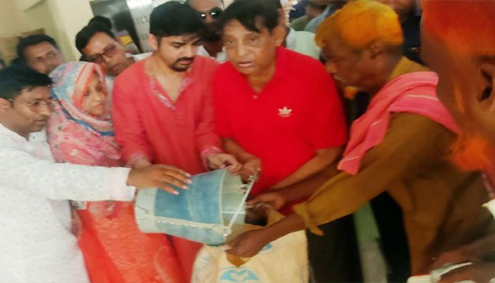 ছেংগারচর পৌরসভায় প্রধানমন্ত্রীর ঈদ উপহার বিতরণ
