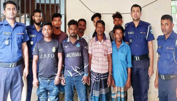 কচুয়ায় ৮ জুয়াড়ি গ্রেফতার