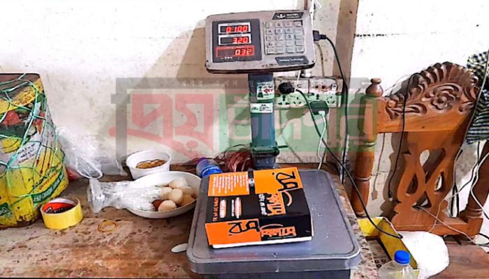 চাঁদপুরে রস বিলাসের খালি বক্সের ওজন ১০০ গ্রাম, কেজি প্রতি ৯০০ গ্রাম পাচ্ছে ভোক্তা