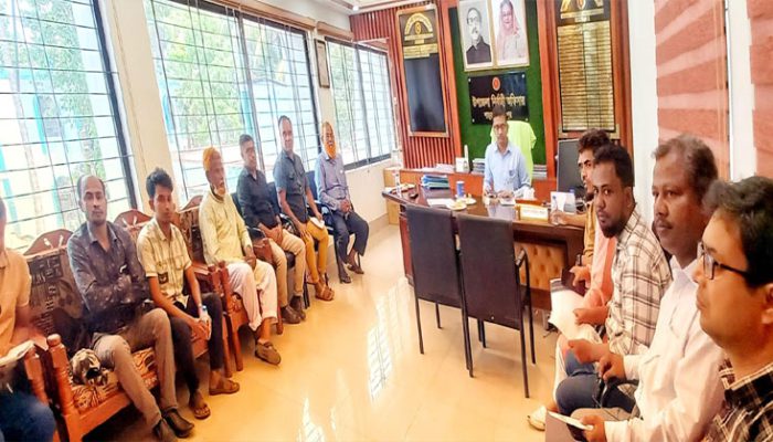 সর্বজনীন পেনসন স্কীম বিষয়ে শাহরাস্তি প্রেসক্লাব নেতৃবৃন্দের সঙ্গে উপজেলা নির্বাহী অফিসারের মতবিনিময়