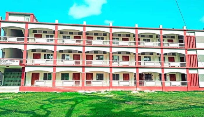 এমএম নুরুল হক উবি কেন্দ্রে এসএসসিতে মহামায়া হানাফিয়া উচ্চ বিদ্যালয়ের শীর্ষস্থান অর্জন