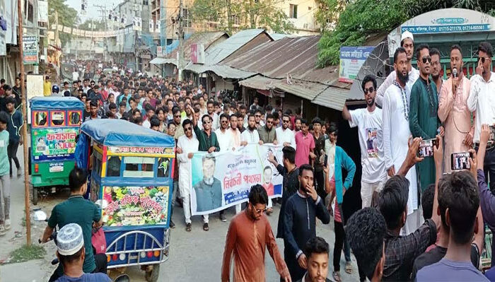 ফরিদগঞ্জে চিংড়ি প্রতিকের প্রার্থীকে বিজয়ী করার লক্ষ্যে মিছিল ও পথসভা