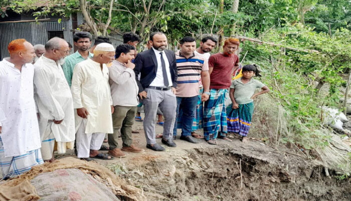 চাঁদপুরে রিমালে ক্ষতিগ্রস্ত এলাকা পরিদর্শনে নবনির্বাচিত উপজেলা চেয়ারম্যান সুমন
