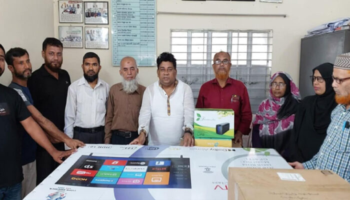 শাহতলী জিলানী চিশতী উবিতে স্মার্ট ক্লাসরুম স্থাপন