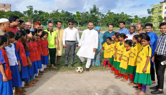 বঙ্গবন্ধু ও বঙ্গমাতা গোল্ডকাপ প্রাথমিক বিদ্যালয় ফুটবল টুর্নামেন্টের উদ্বোধন