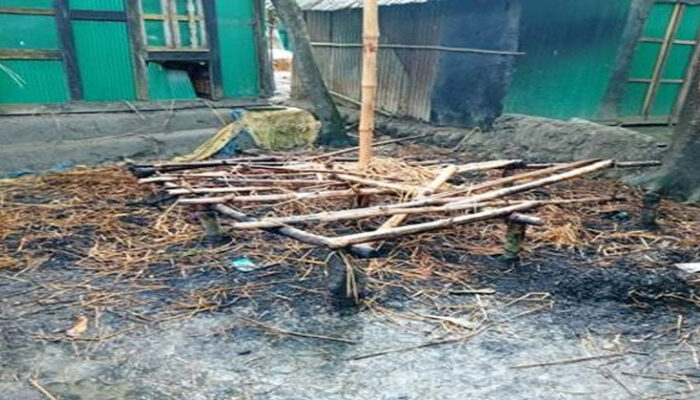 কচুয়ায় এক নিরীহ পরিবারের বাড়িতে মধ্য রাতে দূর্বৃত্তদের আগুন